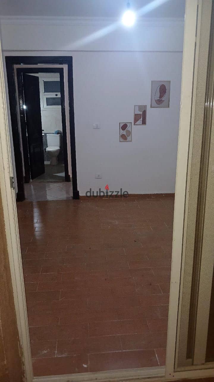 A spacious apartment for rent in Dar Misr Al-Qronfol Compound, First Settlement, in front of Gate 24 Al-Rehab 7