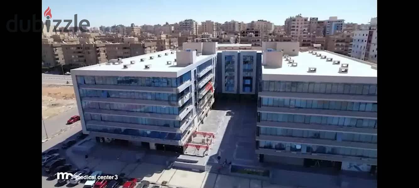 عيادة او مكتب اداري للبيع في مدينة نصر في مول Medical Center 3 علي شارع ابو داوود الظاهري مباشرة تشطيب كامل استلام فوري من المالك تقسيط علي سنه 8