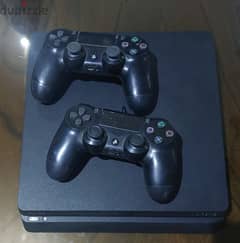 PlayStation 4 بحاله جيدة جداا