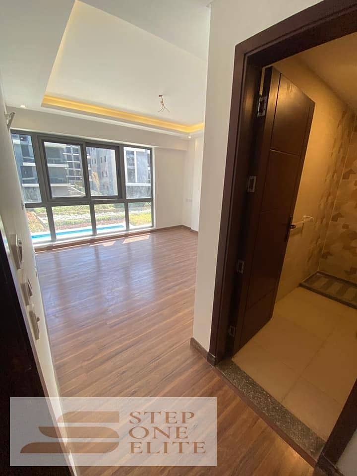 Apartment 138m with private garden for sale, immediate delivery, near Mall of Egypt and Mall of Arabia in 6th of October 5