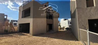 تاون هاوس للبيع 210م كمبوند ذا كروان بالم هيلز ٦ أكتوبر Townhouse For Sale The Crown by Palm Hills Development - Very Prime Locations