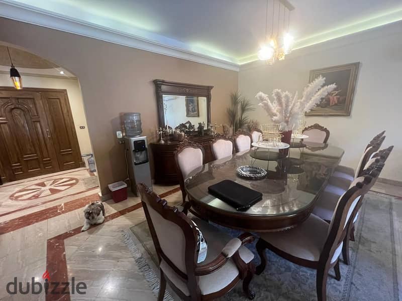 Twin villa for sale, ultra super luxury finishing, with air conditioning and appliances, in Mena Residence compound 16