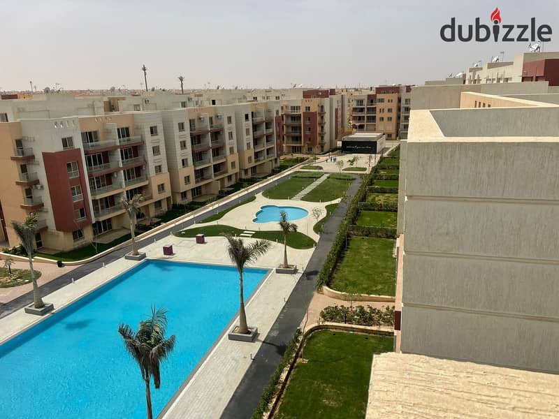 Penthouse with swimming pool, ultra super luxury finishing, with air conditioning, in Promenade Wadi Degla Compound 10