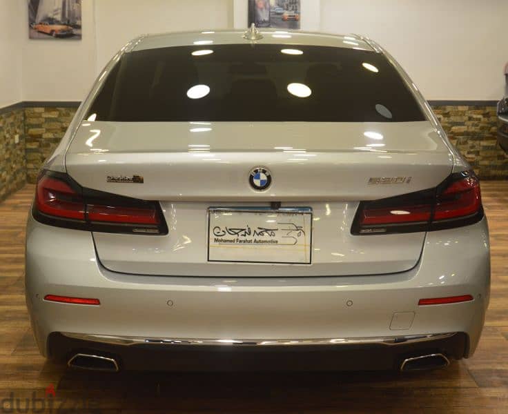 BMW 520i Luxury line Model 2021 3