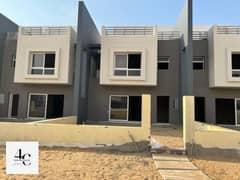 Townhouse with the largest area and prime location fully finished at the lowest price in the market 265m for sale in Hyde Park Fifth Settlement