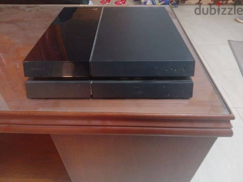 ps4 استعمال ٤ شهور معاه ٤ دراعات 2