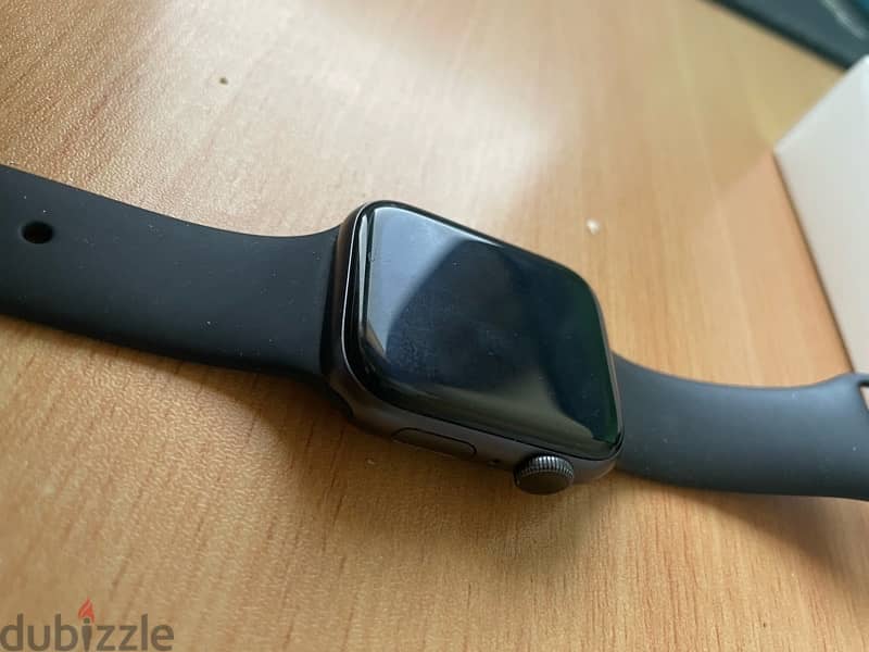 Apple watch series 6 44 mm ساعة ابل واتش سيريز ٦ ٤٤م 4