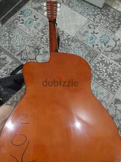 accoustic guitar used without any errors + strap + guitar case