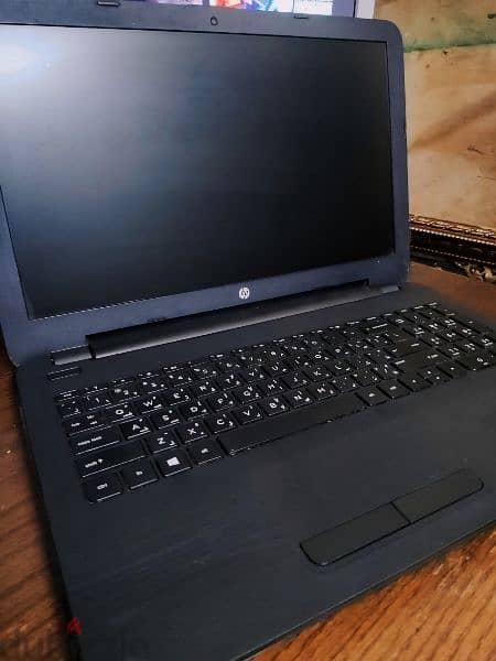 Hp laptop Intel i7 7500u  16gb ram Amd 4gb Gpu 0