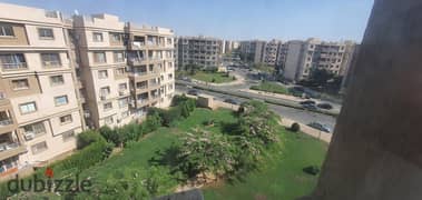 For sale a 103m apartment on a wide garden view in B6, fully finished, close to services