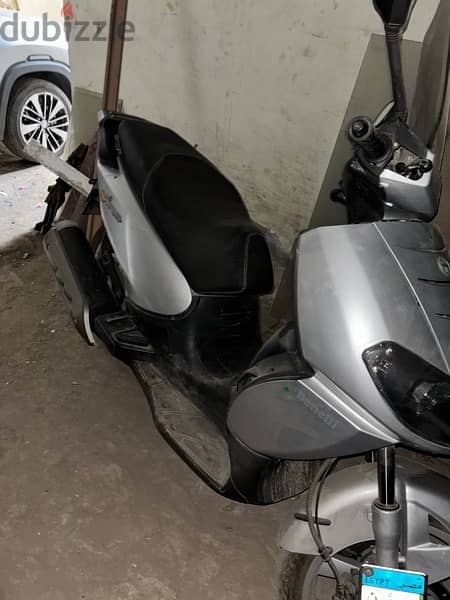 benneli  scooter for sale 250 cc 2