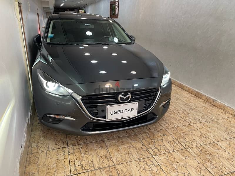 Mazda 3  face left 2017 new profile of 2018 only 32000km zero 1