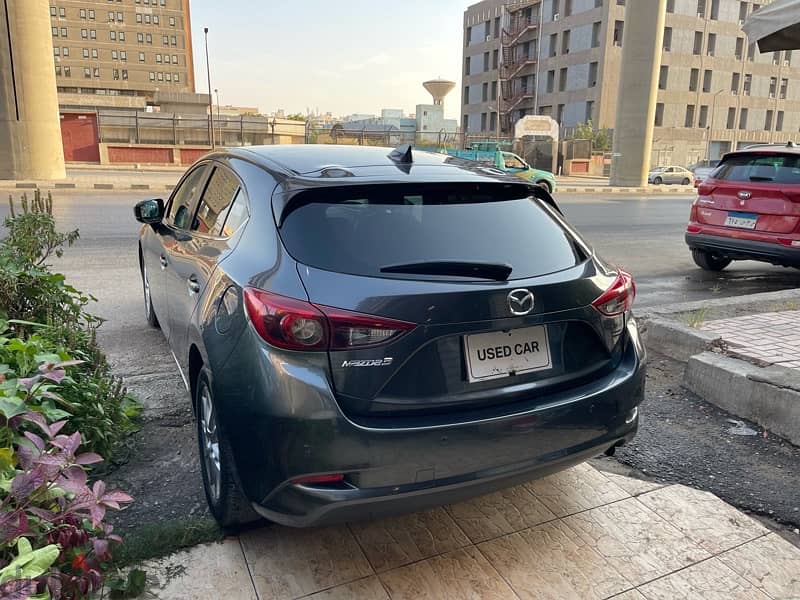 Mazda 3  face left 2017 new profile of 2018 only 32000km zero 3