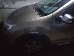 Renault Sandero Stepway  كسر زيرو كامله فابريكة في الضمان عداد ٩٠٠٠كم