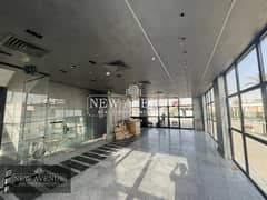 Retail 110 sqm indoor with 270 sqm outdoor in City Park