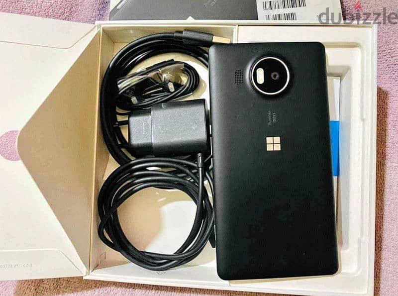 Microsoft Lumia 950 XL 1