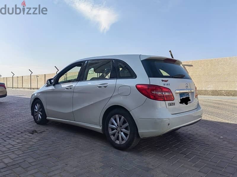 Mercedes-Benz B180 2014 1