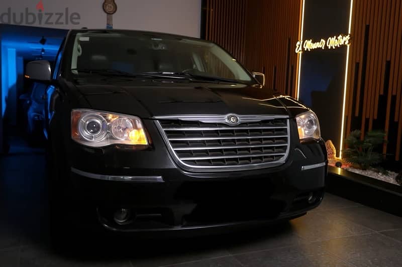 Chrysler Town and Country 2009 3