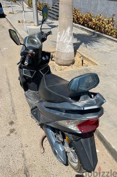 Glide Scooter G2 (electric) like new. سكوتر كسر زيرو جلايد بالكهرباء 2