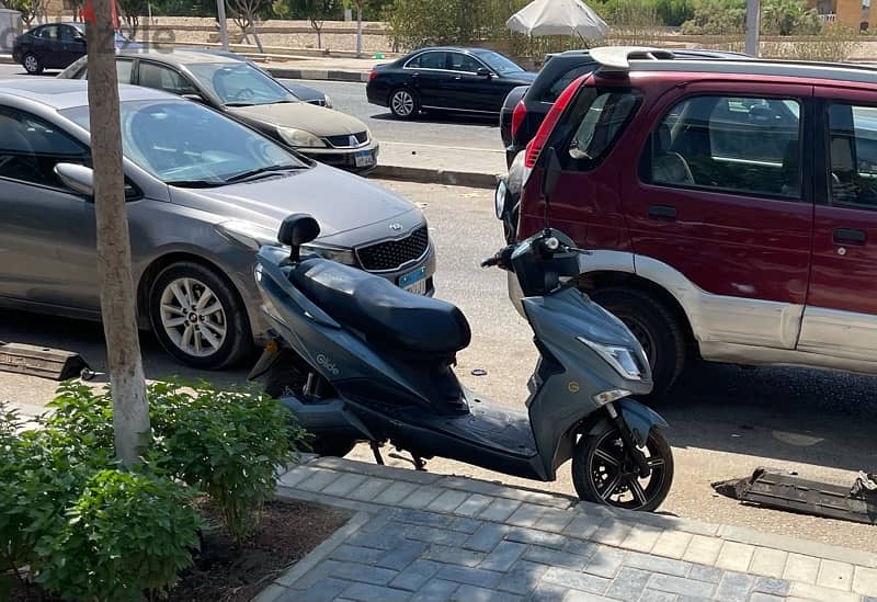 Glide Scooter G2 (electric) like new. سكوتر كسر زيرو جلايد بالكهرباء 5