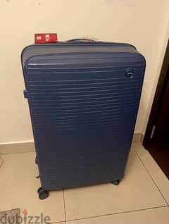 شنطة سفر لون كحلى جديدة حجم كبير مقاس ٣٢ ضد الكسر Travel luggage 0