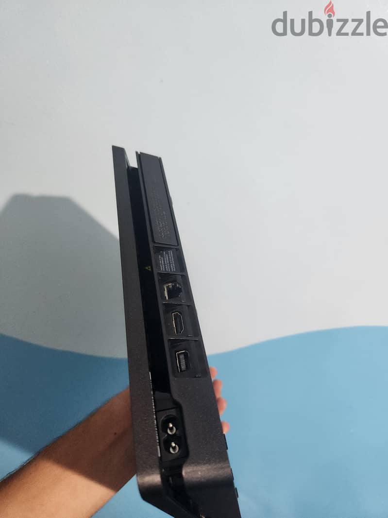 playstation 4 slim 1