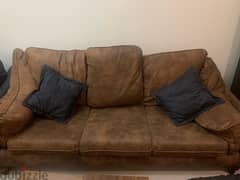 living room very good condition 0