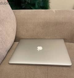 MacBook Pro 15 inch model 2015 storage 512 GB