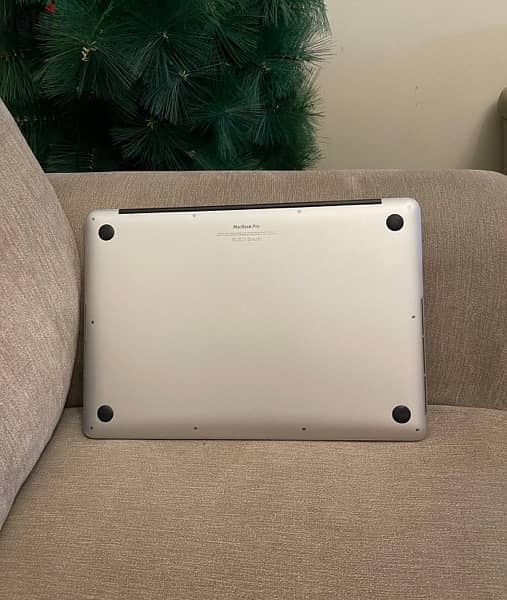 MacBook Pro 15 inch model 2015 storage 512 GB 2