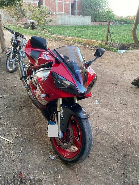 Yamaha r1 2