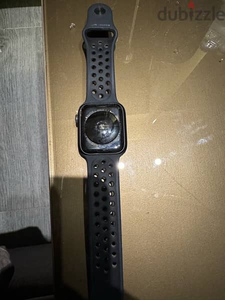 Apple Watch Series 5 Nike 3