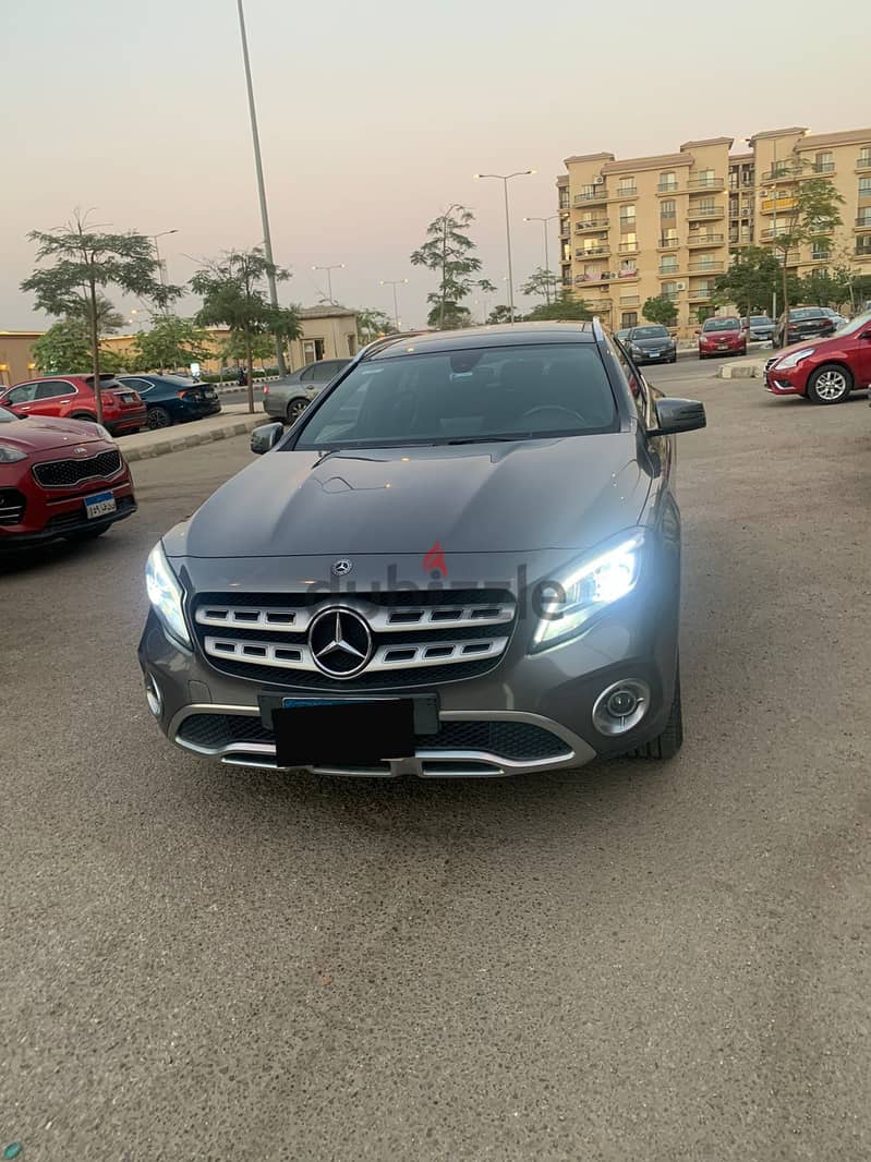 سيارة مرسيدس Mercedes GLA200 0