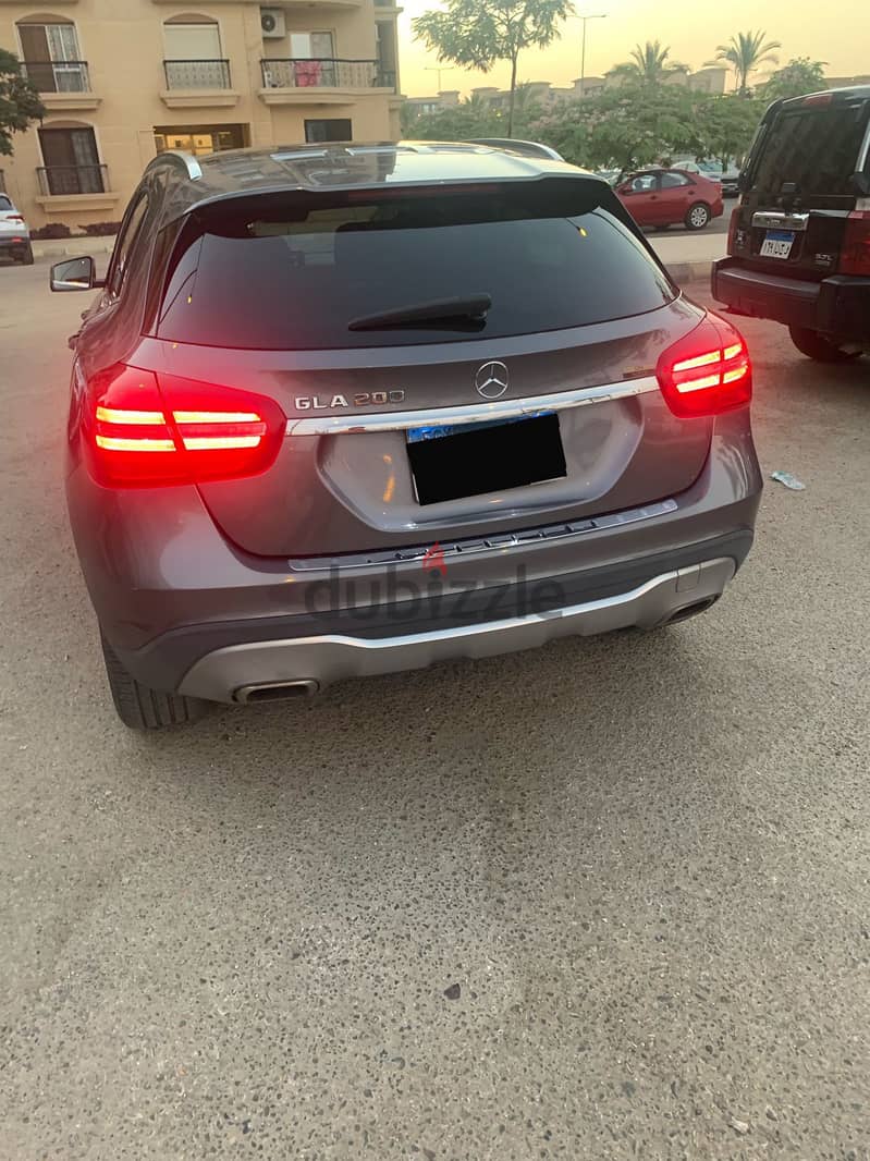 سيارة مرسيدس Mercedes GLA200 1