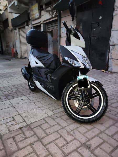 سكوتر كيمكو اجيلتي 200 cc 1