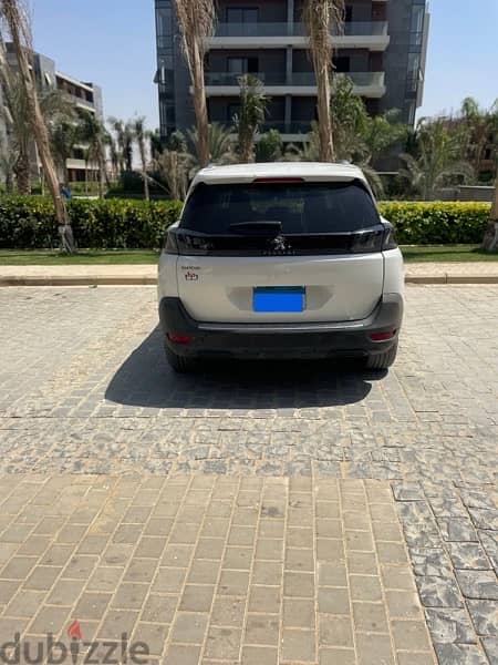 Peugeot 5008 2021 فبريكه بالكامل 1