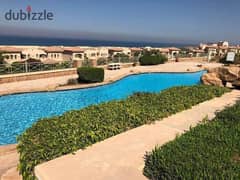 He inspected and received immediately the last chalet with a view directly in Sokhna