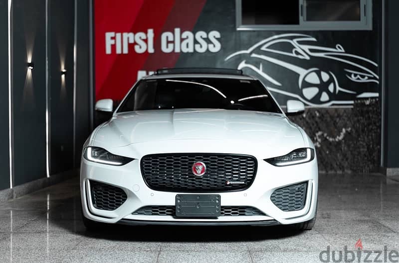 Jaguar XE 2020 1