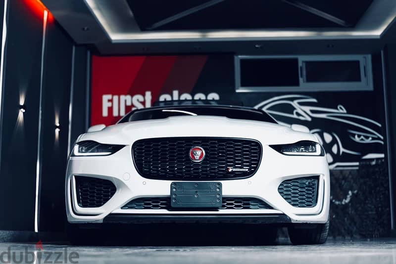 Jaguar XE 2020 6