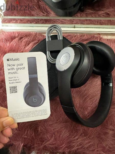 Apple beats studio pro 12