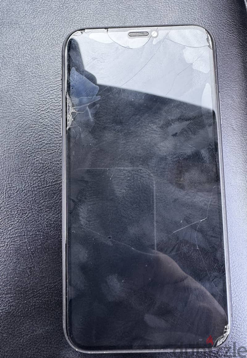 Iphone 11 used like new 1