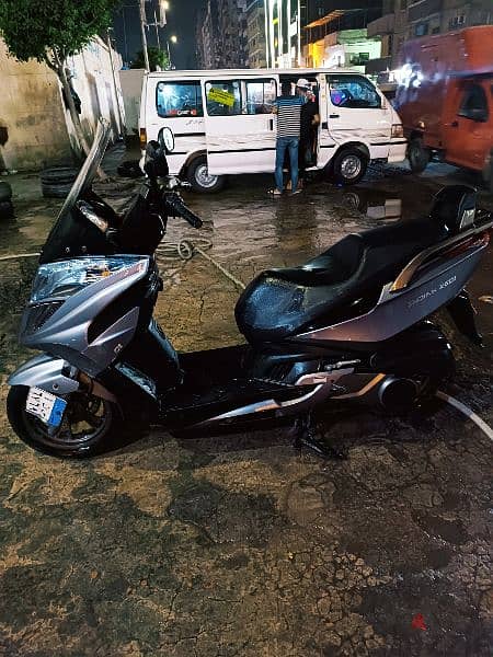 kymco G- dink 250cc in 2