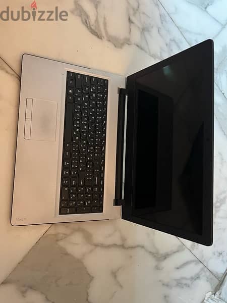 Silver Lenovo Laptop 22H2 version 4