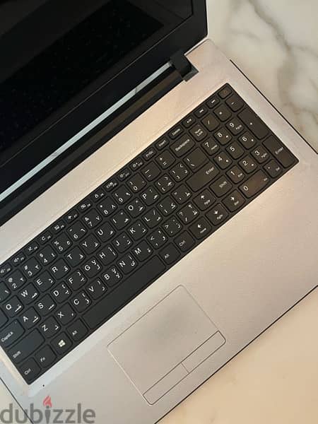 Silver Lenovo Laptop 22H2 version 6