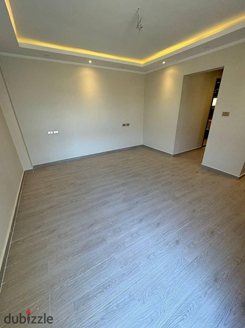 apartment for sale 186m ready to move near to auc and hide park fully finished with acs 1