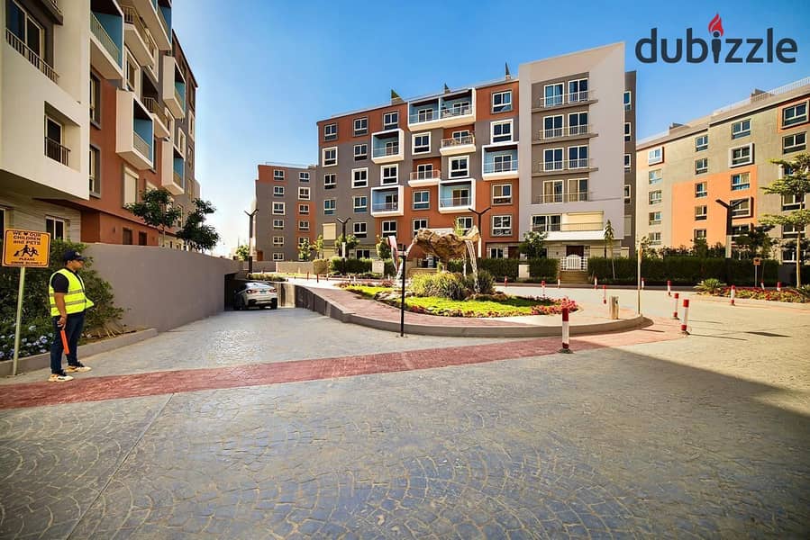 apartment for sale 186m ready to move near to auc and hide park fully finished with acs 7