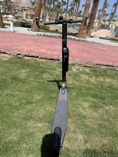 Segway Ninebot E45 Electric Scooter - Excellent Condition