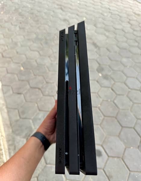 Ps4 Pro Playstation 4 Pro 4K 1 Terabyte + Full Box Excellent condition 3