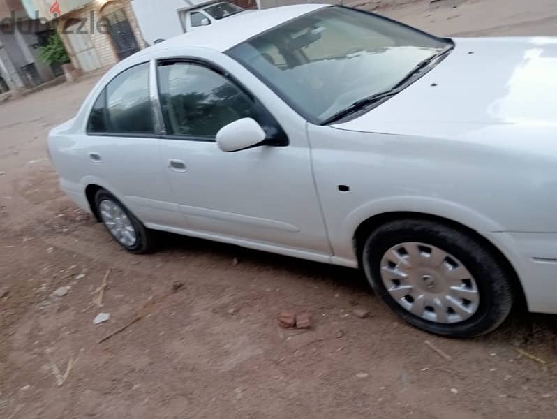 Nissan Sunny 2008 1