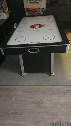 Air hockey table 0