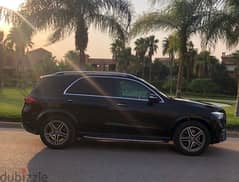 Mercedes-Benz GLE-Class 2022 - Like New 0